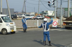 交差点における交通整理(仙台市若林区)