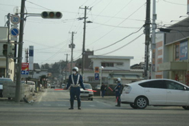 交差点における交通整理(石巻市内)